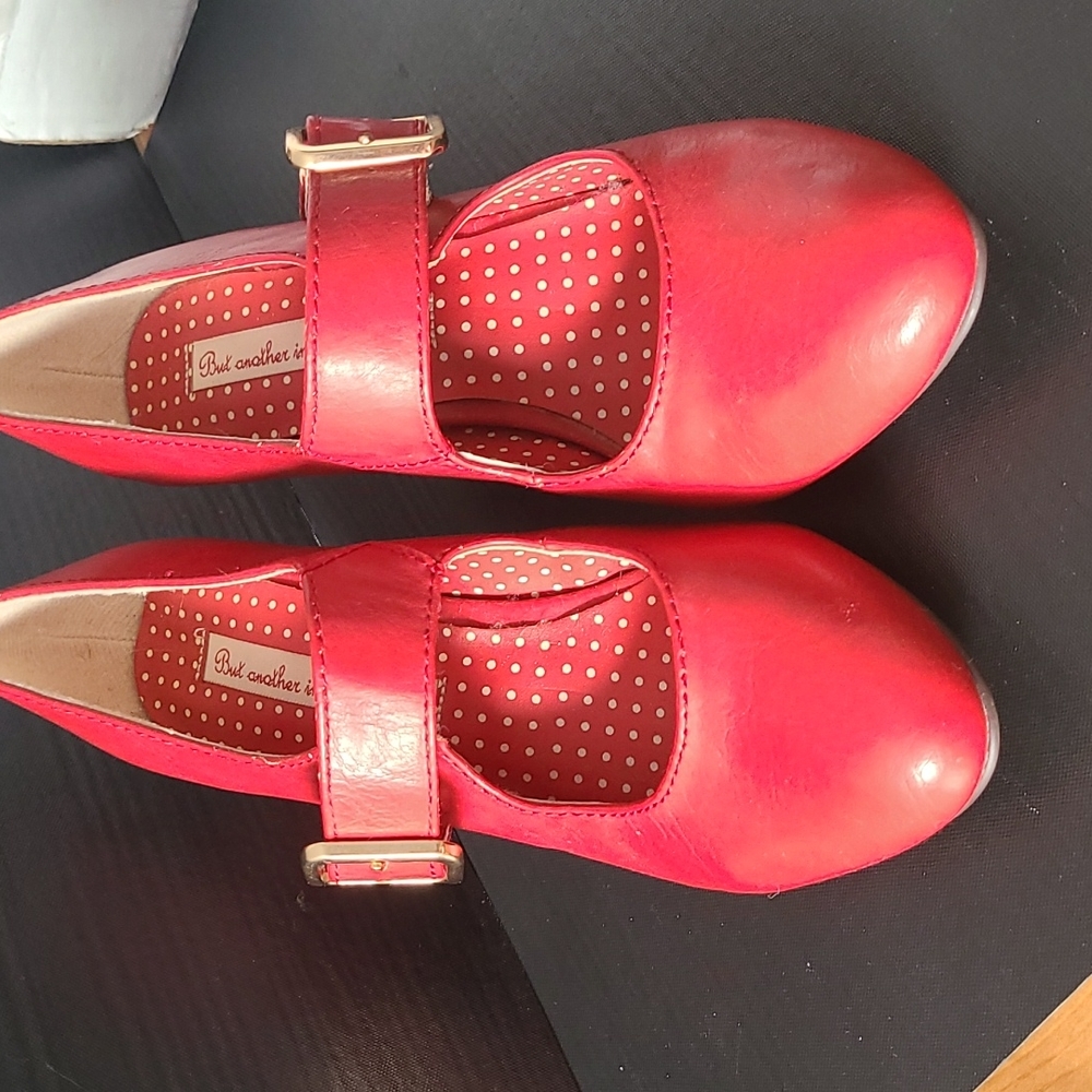B.A.I.T. footwear 6.5 US